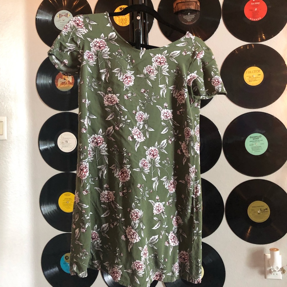 FOREVER 21 FLOWER DRESS